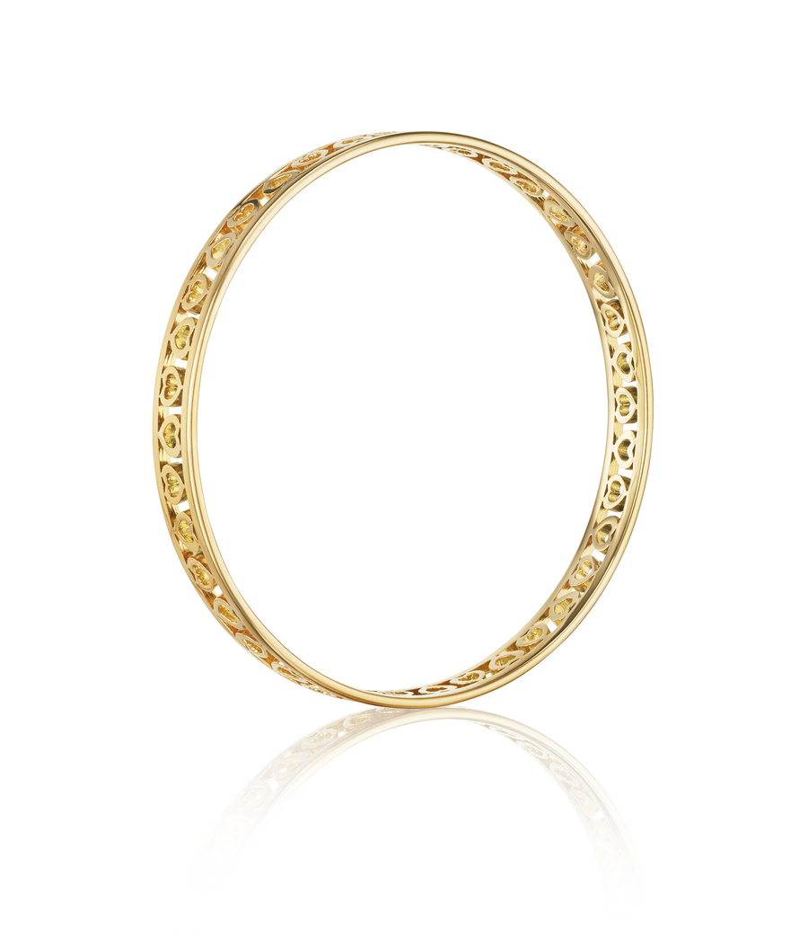 The Heart Bangle in 18K Gold
