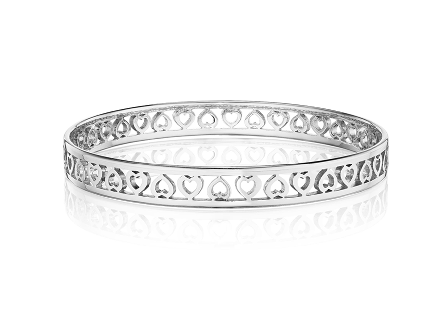 The Heart Bangle in 18K Gold